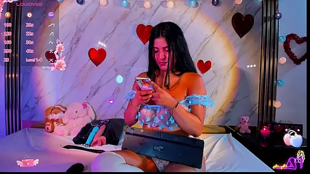 Snapshot of Lana_Parker_01 chatting on 07/13/26, 02:47 Lana Parker 01 online show from 07/13/26, 02:47