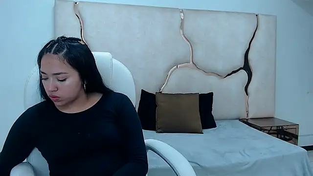 Snapshot of IsabellRodriguez18 chatting on 02/03/25, 07:07 IsabellRodriguez18 online show from 02/03/25, 07:07