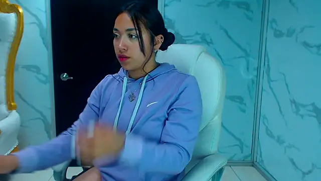 Snapshot of IsabellRodriguez18 chatting on 02/18/25, 10:16 IsabellRodriguez18 online show from 02/18/25, 10:16