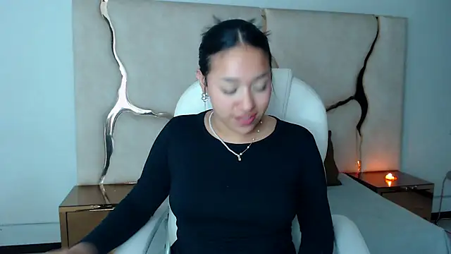 Snapshot of IsabellRodriguez18 chatting on 02/27/25, 07:34 IsabellRodriguez18 online show from 02/27/25, 07:34