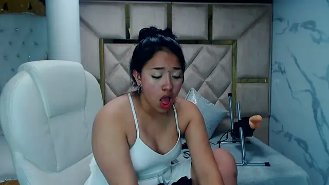 Snapshot of IsabellRodriguez18 chatting on 03/01/25, 03:43 IsabellRodriguez18 online show from 03/01/25, 03:43