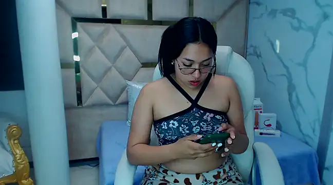 Snapshot of IsabellRodriguez18 chatting on 03/08/25, 08:00 IsabellRodriguez18 online show from 03/08/25, 08:00