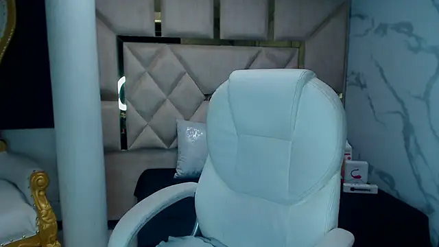 Snapshot of IsabellRodriguez18 chatting on 03/09/25, 11:36 IsabellRodriguez18 online show from 03/09/25, 11:36