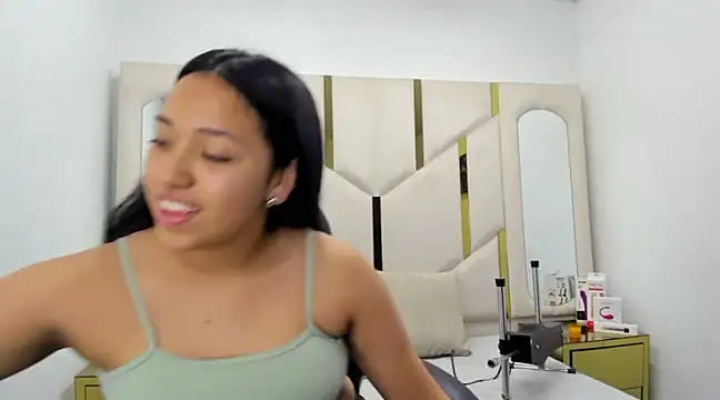 Snapshot of IsabellRodriguez18 chatting on 03/12/25, 12:42 IsabellRodriguez18 online show from 03/12/25, 12:42