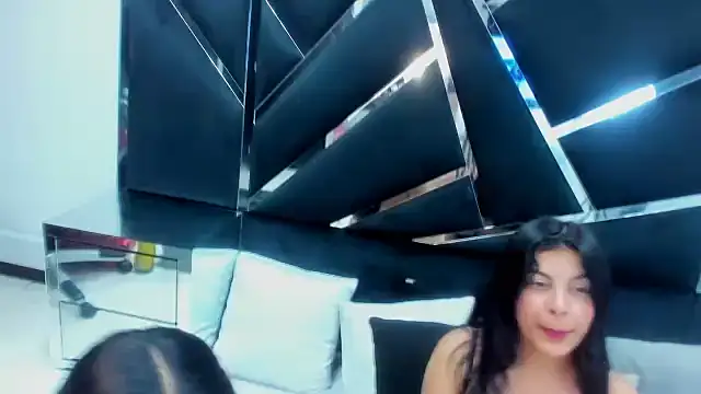 Snapshot of IsabellRodriguez18 chatting on 03/20/25, 04:07 IsabellRodriguez18 online show from 03/20/25, 04:07