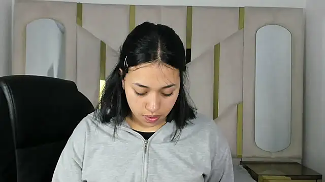 Snapshot of IsabellRodriguez18 chatting on 09/12/25, 03:28 IsabellRodriguez18 online show from 09/12/25, 03:28