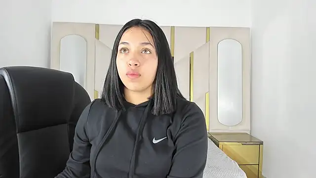 Snapshot of IsabellRodriguez18 chatting on 09/17/25, 03:08 IsabellRodriguez18 online show from 09/17/25, 03:08