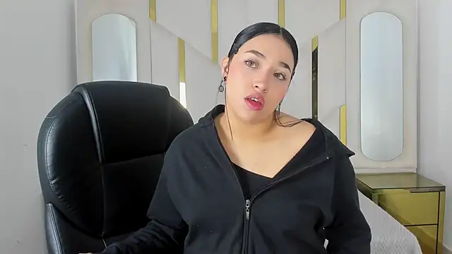 Snapshot of IsabellRodriguez18 chatting on 09/30/25, 02:49 IsabellRodriguez18 online show from 09/30/25, 02:49