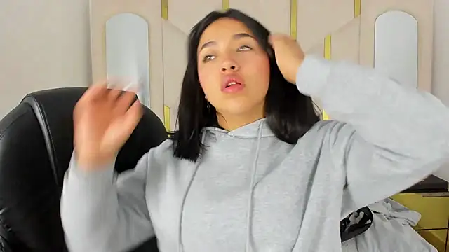 Snapshot of IsabellRodriguez18 chatting on 10/01/25, 03:12 IsabellRodriguez18 online show from 10/01/25, 03:12