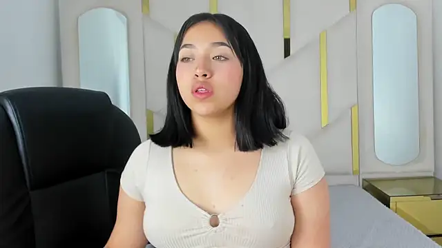 Snapshot of IsabellRodriguez18 chatting on 10/02/25, 03:46 IsabellRodriguez18 online show from 10/02/25, 03:46