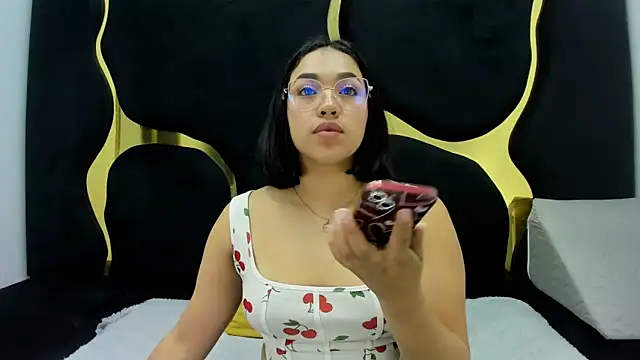 Snapshot of IsabellRodriguez18 chatting on 11/11/25, 03:17 IsabellRodriguez18 online show from 11/11/25, 03:17