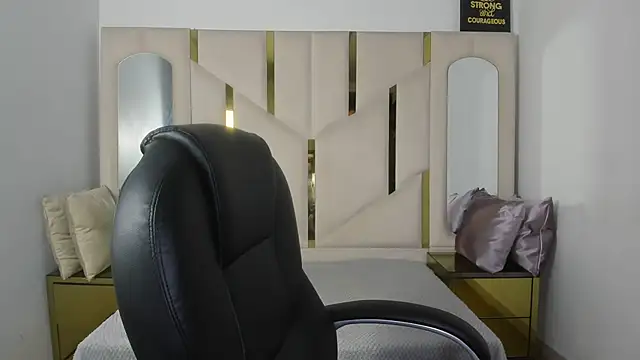 IsabellRodriguez18 online show from 01/12/26, 03:34