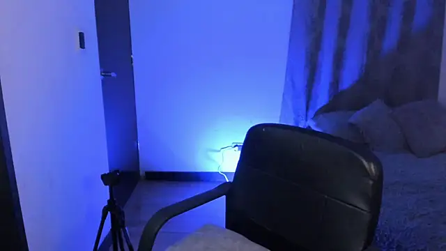 Snapshot of nala-saphir chatting on 12/22/25, 07:16 nala-saphir online show from 12/22/25, 07:16