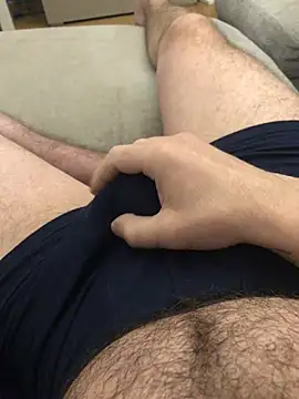 Snapshot of 22TT2295 chatting on 12/29/24, 04:16 22TT2295 online show from 12/29/24, 04:16