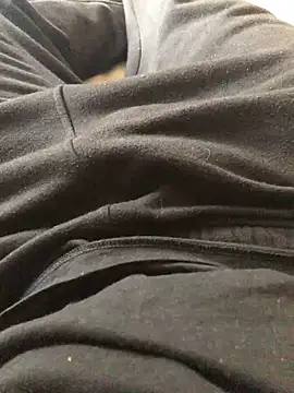 Snapshot of 22TT2295 chatting on 01/04/25, 12:59 22TT2295 online show from 01/04/25, 12:59