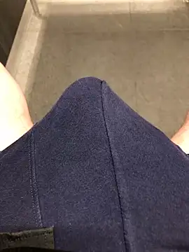 Snapshot of 22TT2295 chatting on 01/16/25, 08:11 22TT2295 online show from 01/16/25, 08:11