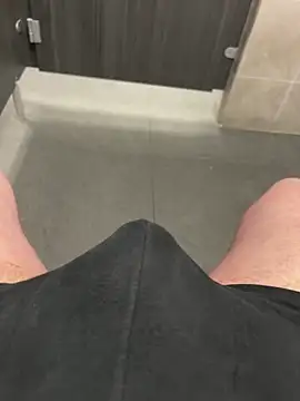 Snapshot of 22TT2295 chatting on 02/02/25, 12:02 22TT2295 online show from 02/02/25, 12:02