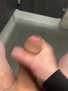 Snapshot of 22TT2295 chatting on 02/09/25, 11:36 22TT2295 online show from 02/09/25, 11:36