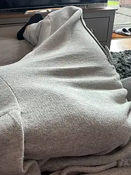 Snapshot of 22TT2295 chatting on 03/14/25, 02:52 22TT2295 online show from 03/14/25, 02:52