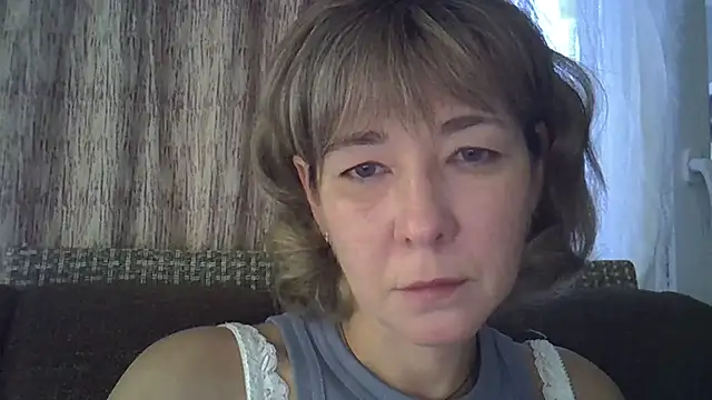 Snapshot of EllaJohnsonX chatting on 01/09/25, 07:42 EllaJohnsonX online show from 01/09/25, 07:42