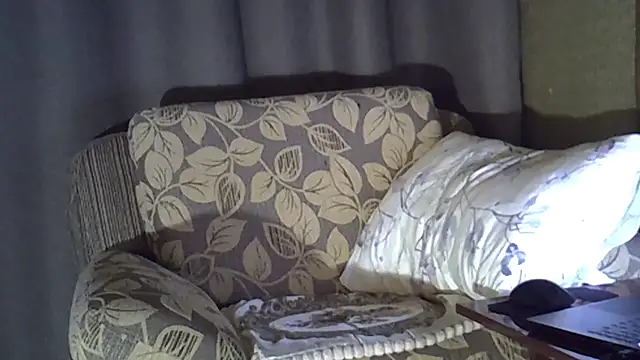 Snapshot of EllaJohnsonX chatting on 04/04/26, 05:54 EllaJohnsonX online show from 04/04/26, 05:54