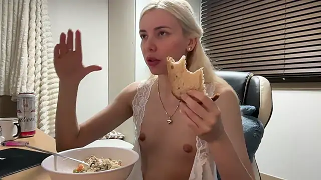 yunasuka online show from 01/01/25, 03:24