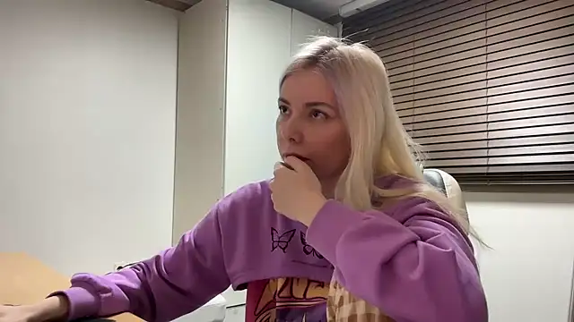 yunasuka online show from 01/09/25, 07:08