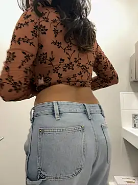 lizzzziee online show from 01/19/25, 12:06