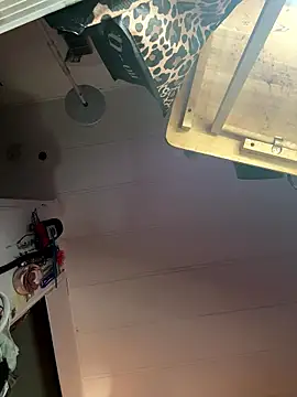 Snapshot of kayNkris chatting on 10/12/25, 09:52 kayNkris online show from 10/12/25, 09:52