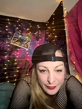 Snapshot of kayNkris chatting on 10/14/25, 08:26 kayNkris online show from 10/14/25, 08:26