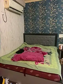 Snapshot of sunny49477 chatting on 02/22/25, 12:49 sunny49477 online show from 02/22/25, 12:49