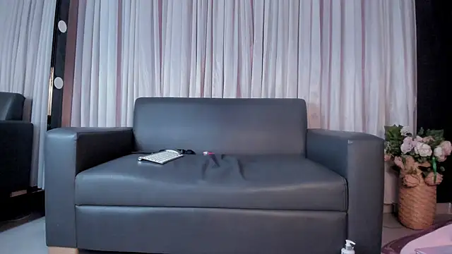 Samantha  cooper online show from 02/25/25, 02:33