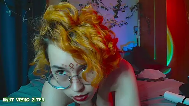 TrickyKitsune online show from 03/09/25, 06:54