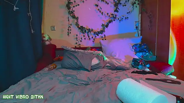 TrickyKitsune online show from 03/13/25, 08:22