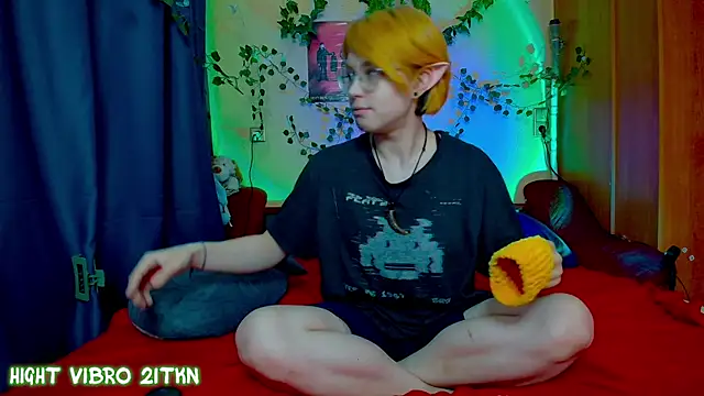 TrickyKitsune online show from 09/11/25, 10:15