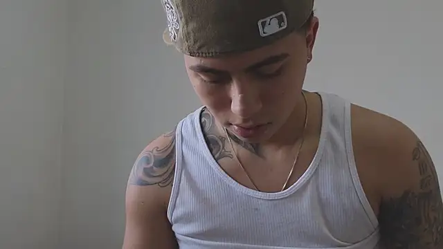 Snapshot of Thiago_x_Sahara chatting on 11/03/25, 12:06 Thiago x Sahara online show from 11/03/25, 12:06