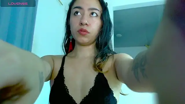 Snapshot of Maam_Ine chatting on 05/08/26, 11:21 Maam Ine online show from 05/08/26, 11:21