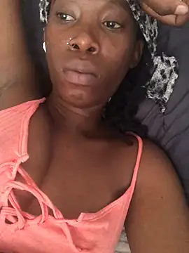 Snapshot of xxSexyTalia28 chatting on 12/29/24, 11:18 xxSexyTalia28 online show from 12/29/24, 11:18