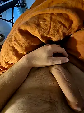 Snapshot of Maxoux02 chatting on 12/26/24, 12:38 Maxoux02 online show from 12/26/24, 12:38