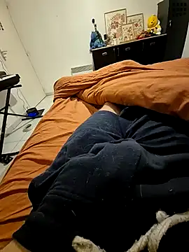 Snapshot of Maxoux02 chatting on 02/08/25, 12:50 Maxoux02 online show from 02/08/25, 12:50