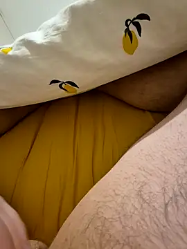 Snapshot of Maxoux02 chatting on 10/24/25, 04:47 Maxoux02 online show from 10/24/25, 04:47