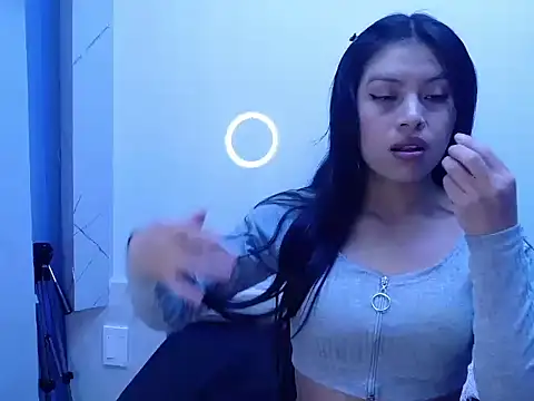 Chloe Martini online show from 11/02/25, 03:20