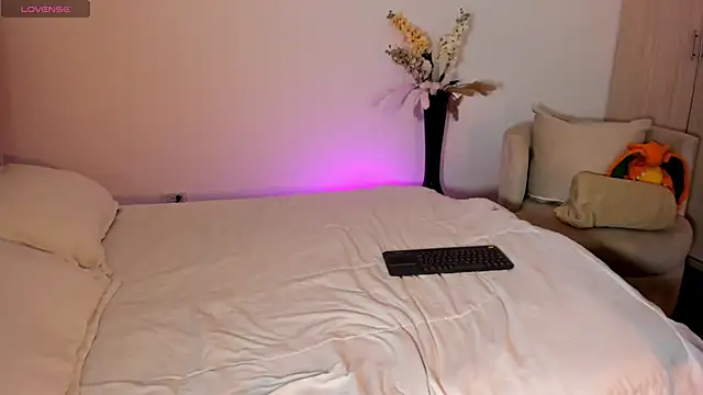 Snapshot of rachaeldeckard__ chatting on 09/10/25, 06:24 rachaeldeckard online show from 09/10/25, 06:24