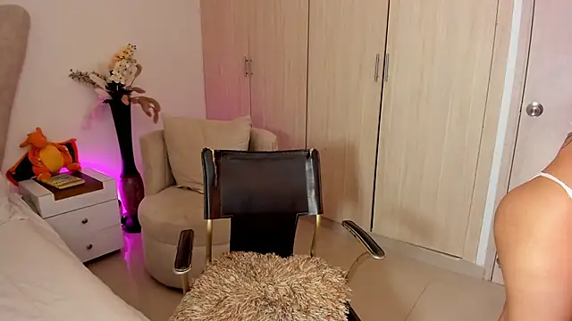 Snapshot of rachaeldeckard__ chatting on 10/12/25, 03:05 rachaeldeckard online show from 10/12/25, 03:05