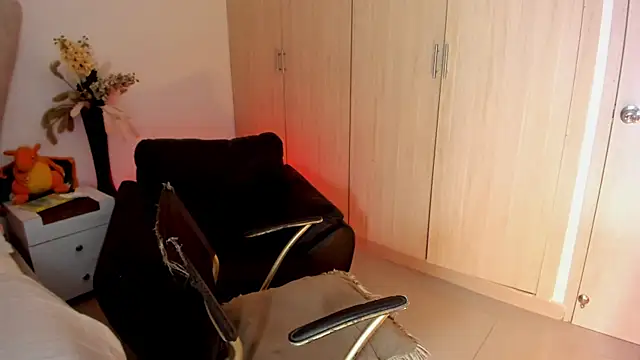 Snapshot of rachaeldeckard__ chatting on 10/26/25, 02:50 rachaeldeckard online show from 10/26/25, 02:50