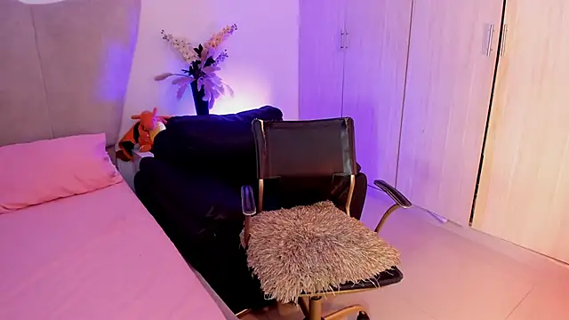 Snapshot of rachaeldeckard__ chatting on 11/07/25, 03:06 rachaeldeckard online show from 11/07/25, 03:06