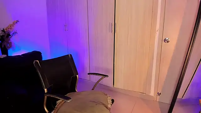 Snapshot of rachaeldeckard__ chatting on 11/20/25, 03:18 rachaeldeckard online show from 11/20/25, 03:18