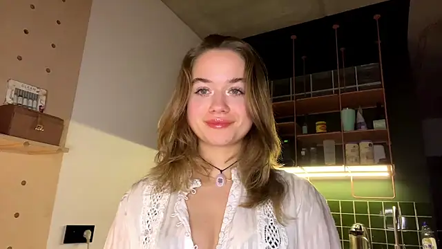 Snapshot of RoxyStar17 chatting on 01/16/25, 08:25 RoxyStar17 online show from 01/16/25, 08:25