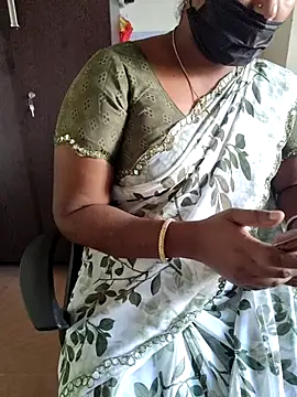 Snapshot of Tamil_roja69 chatting on 04/22/26, 03:31 Tamil roja69 online show from 04/22/26, 03:31