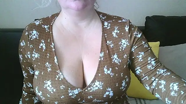 Snapshot of Wet_Maria chatting on 04/02/26, 06:55 Wet Maria online show from 04/02/26, 06:55